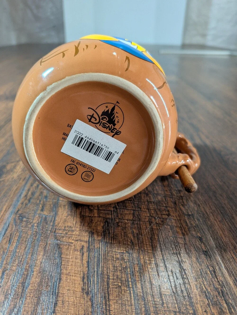 DISNEY PARKS WINNIE THE POOH COFFEE MUG CUP WITH HONEY DIPPER, NEW